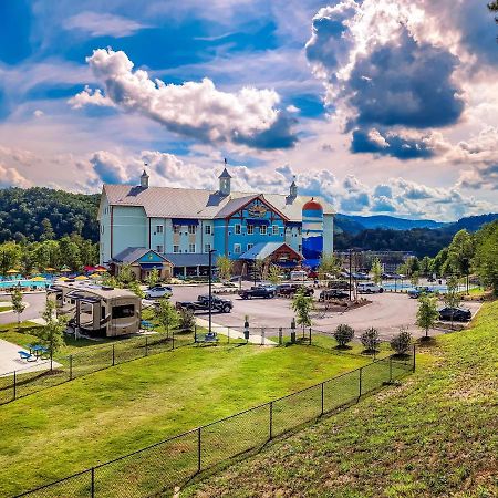 The Lodge At Camp Margaritaville Pigeon Forge Exterior photo