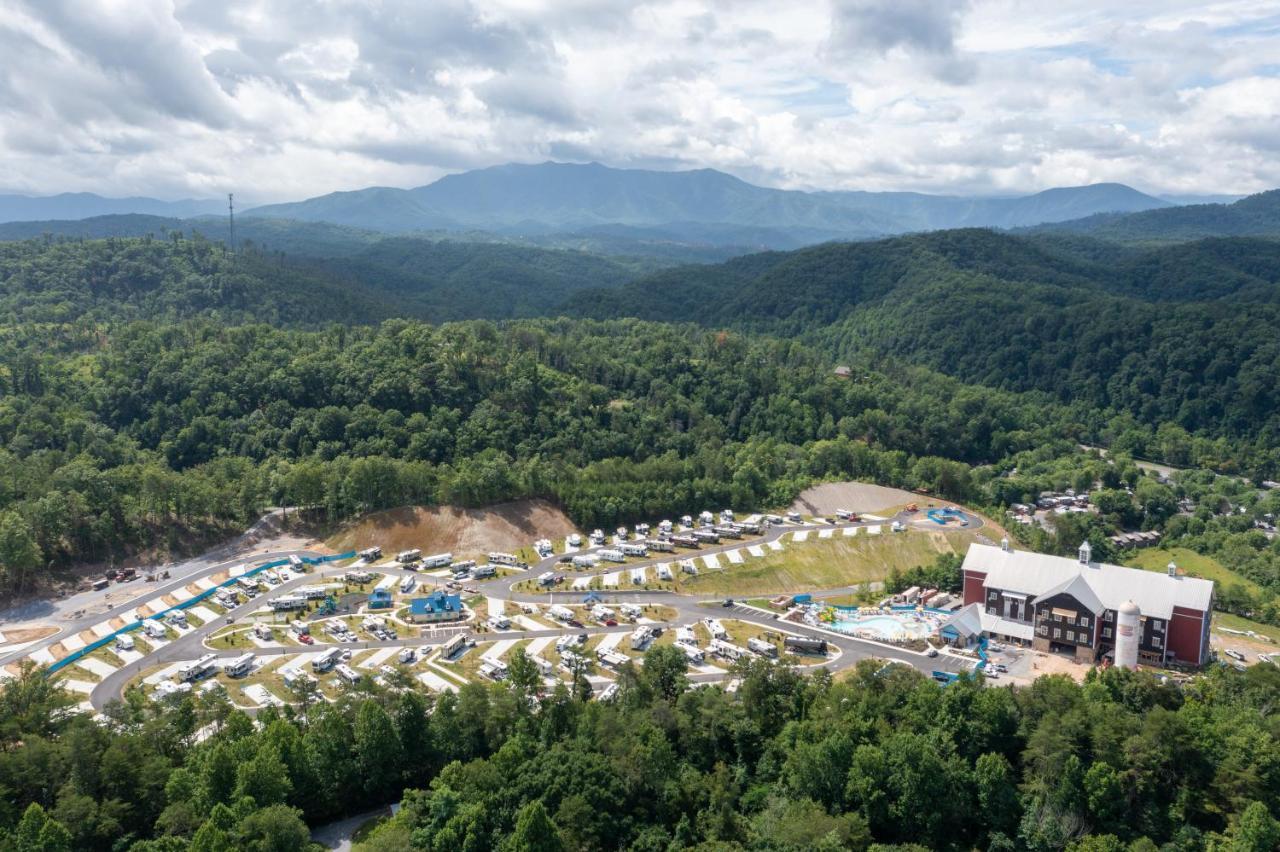 The Lodge At Camp Margaritaville Pigeon Forge Exterior photo