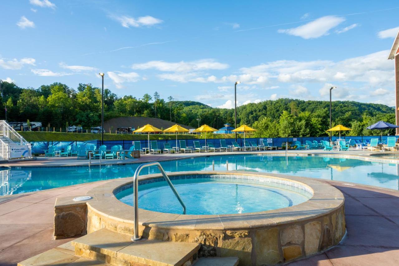 The Lodge At Camp Margaritaville Pigeon Forge Exterior photo