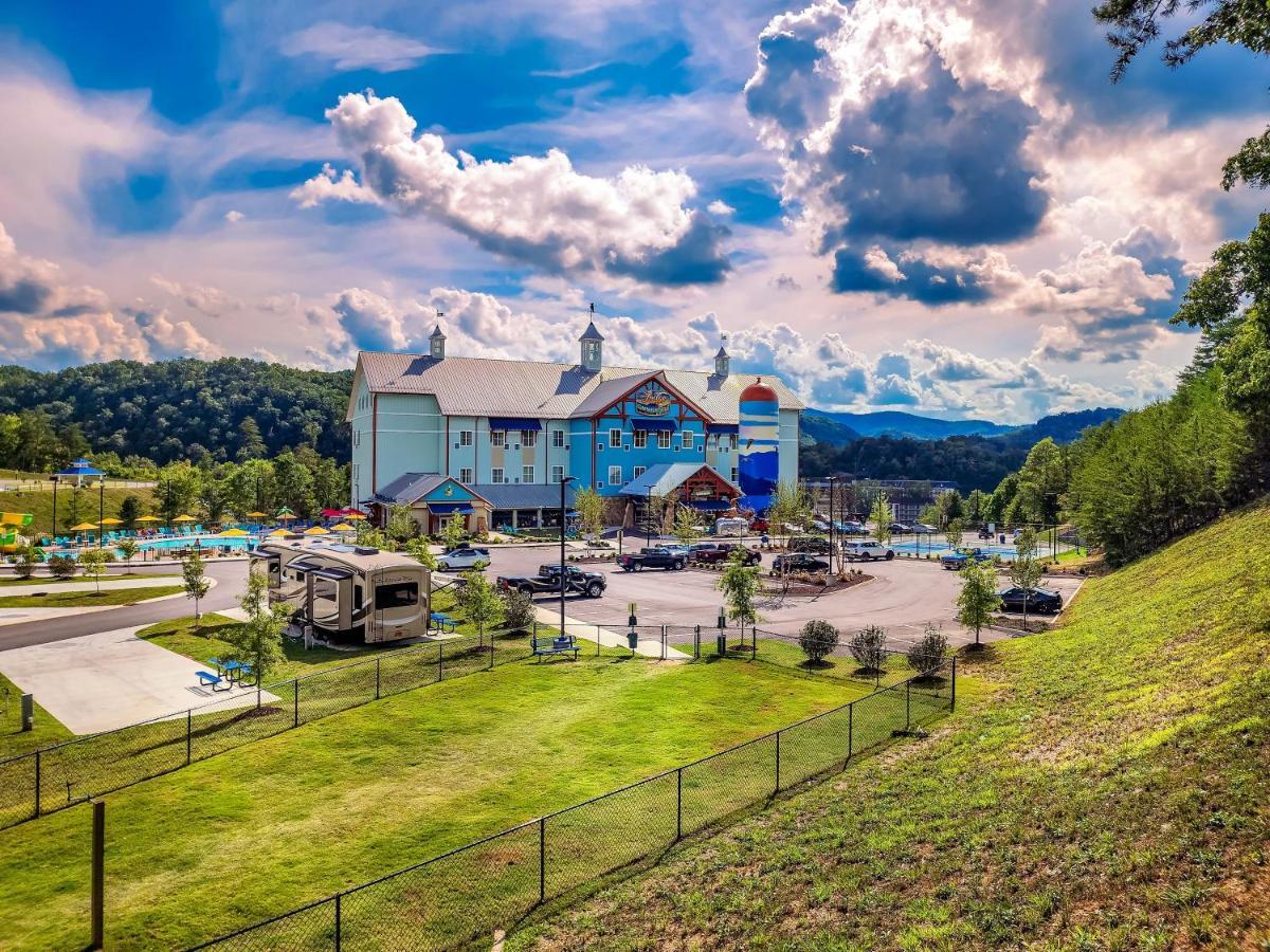 The Lodge At Camp Margaritaville Pigeon Forge Exterior photo